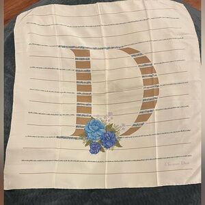 💄Dior Vintage Cream and Blue Floral Silk Scarf